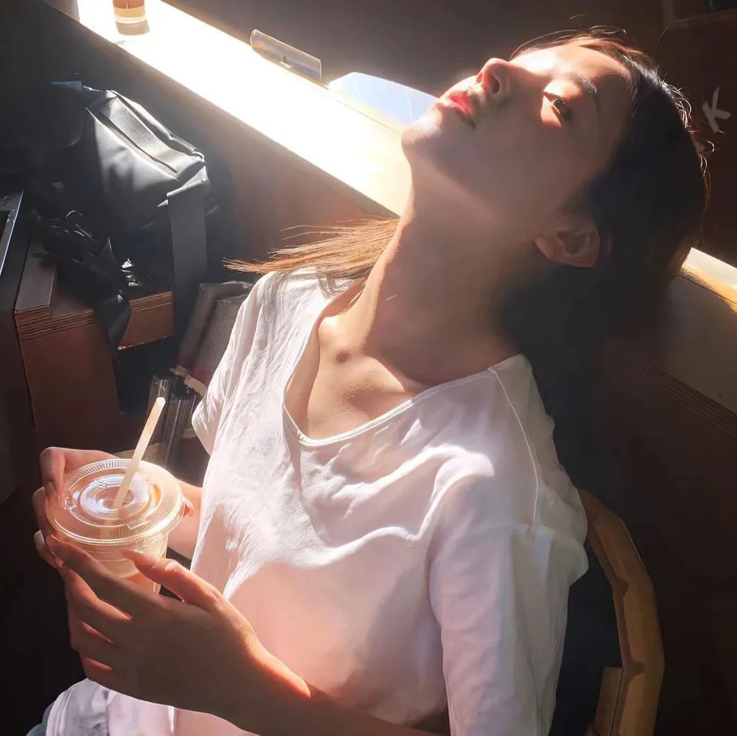 下一站...天后 海报
